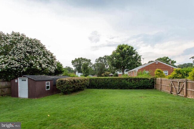 Building Photo - 5834 Pratt St