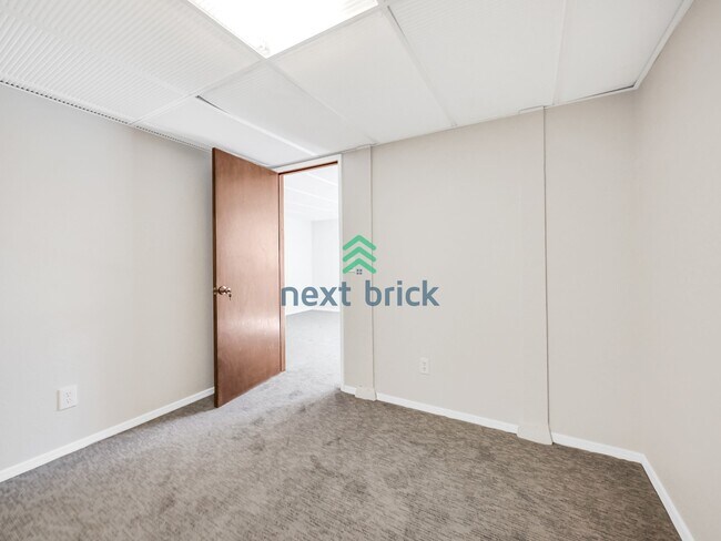 Building Photo - Beautiful 3 beds, 1 bath Single Family Home is available for Rent in Renton!