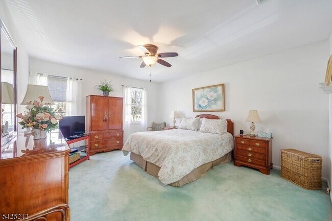 Building Photo - 68 Colgate Ave