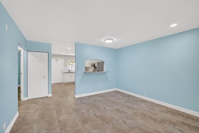 Building Photo - 9484 Sun Ct