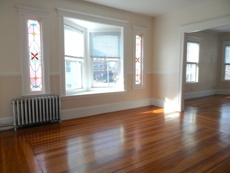 Building Photo - 9 Willard Ave