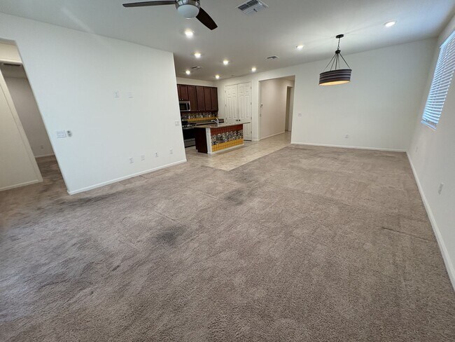 Building Photo - Four bedroom beauty in Star Valley