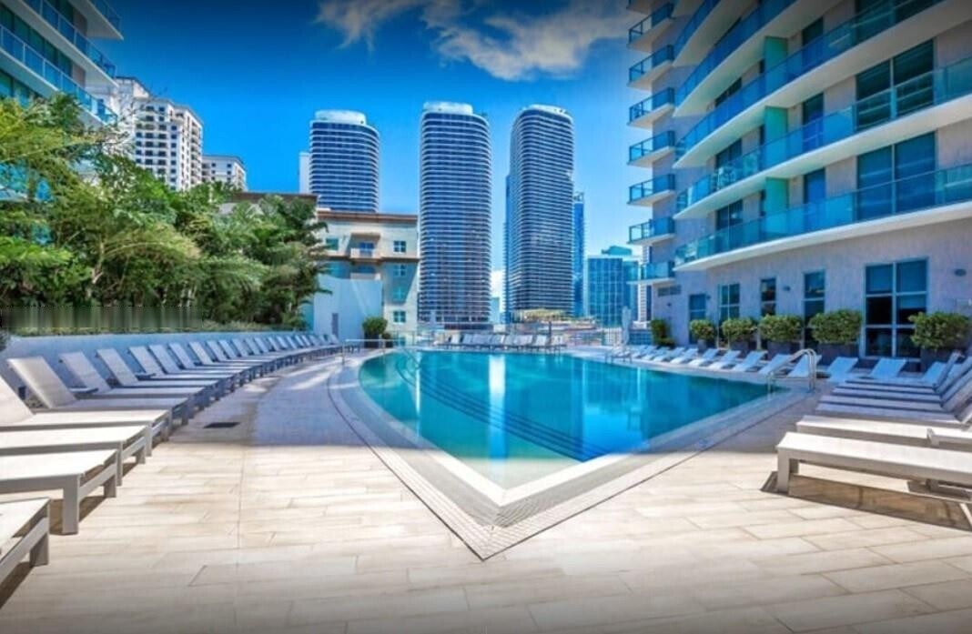 Building Photo - 1100 S Miami Ave
