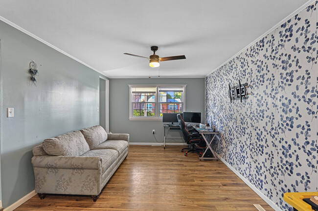 Building Photo - 324 Mimosa Ave