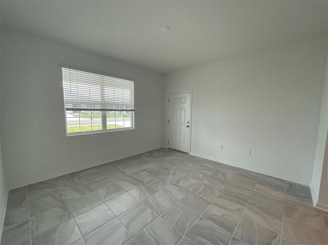 Building Photo - 835 Ofanto Wy