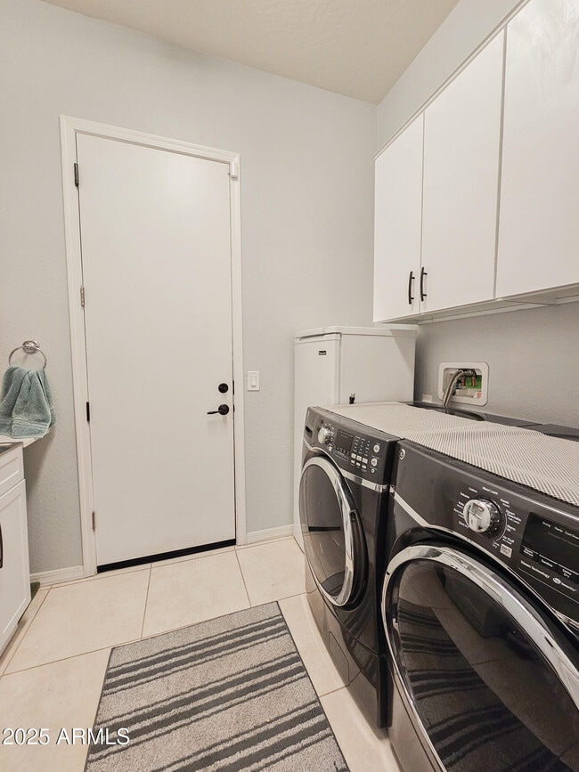 Building Photo - 5947 E Sienna Bouquet Pl