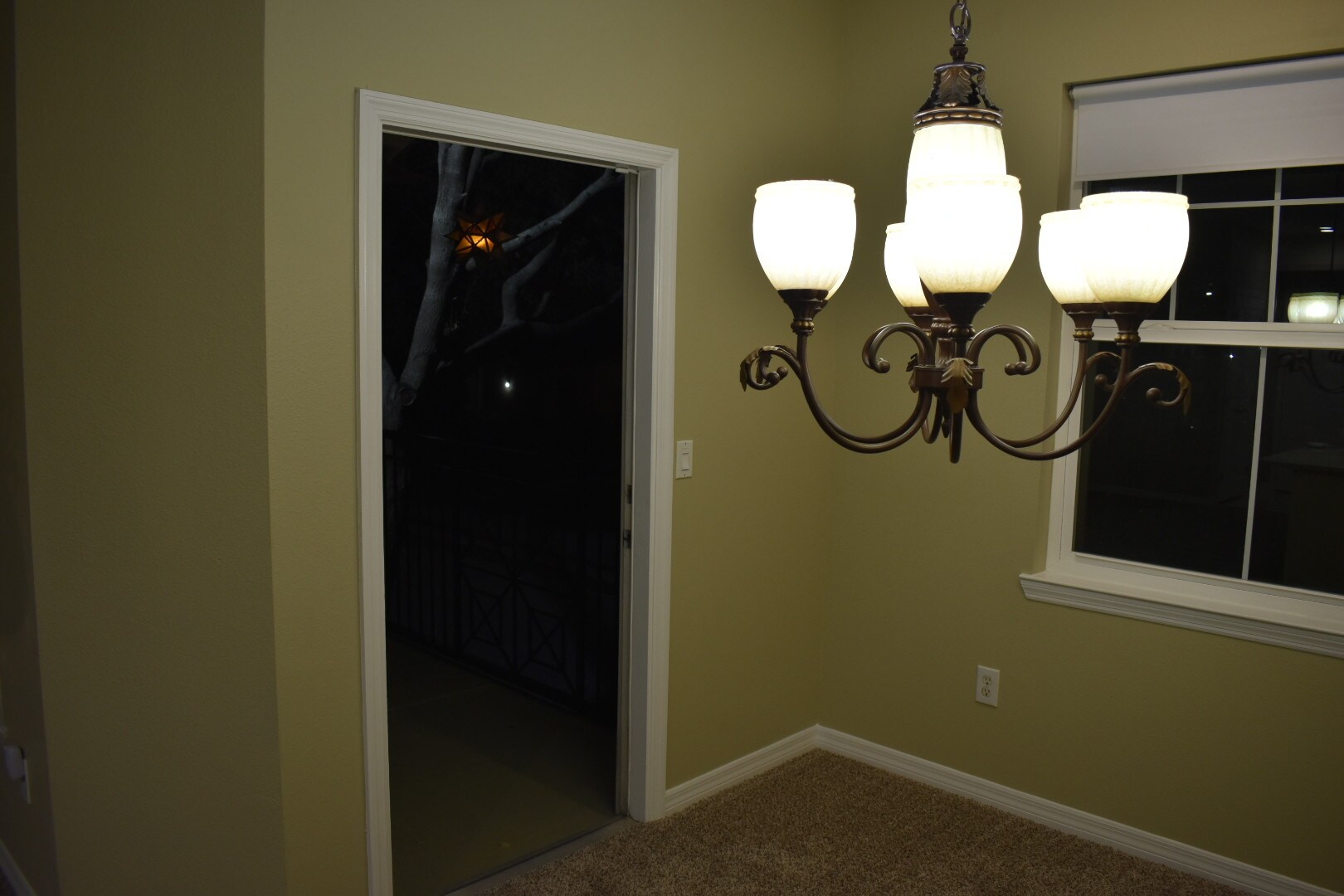 Building Photo - 1810 E Palm Ave