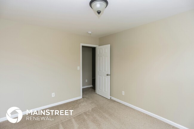 Building Photo - 2152 Mallard Pointe Dr