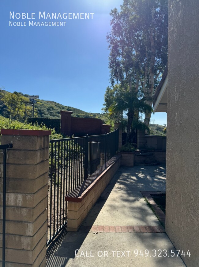 Building Photo - 780 S Tourmaline Ct