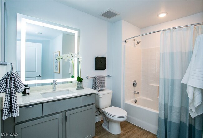 Building Photo - 4480 Meadows Ln