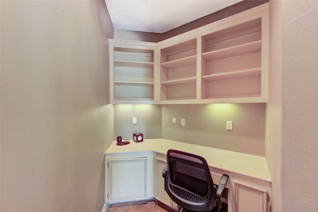 Building Photo - 24411 Katex Blvd