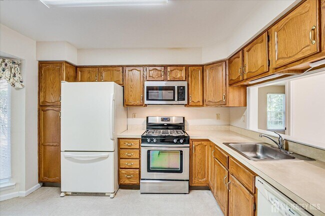 Building Photo - 1801 Timber Oaks Rd