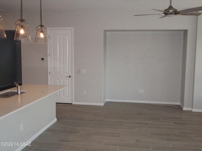 Building Photo - 61123 E Flint Dr