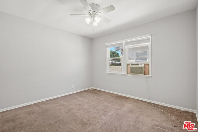 Building Photo - 4951 Cahuenga Blvd