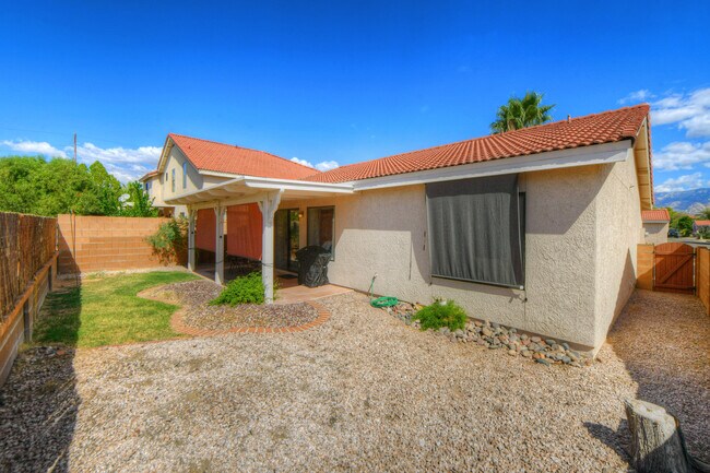 Building Photo - 10407 N Fair Desert Dr