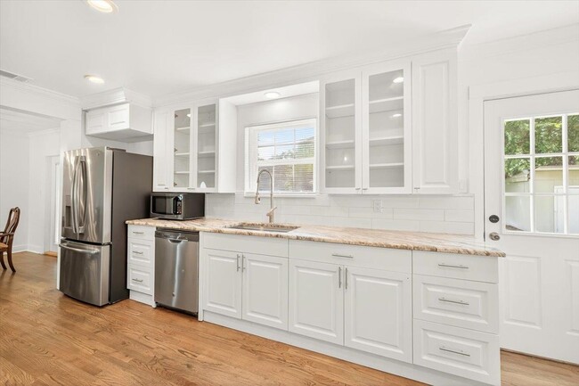Building Photo - 4214 Woodcrest St