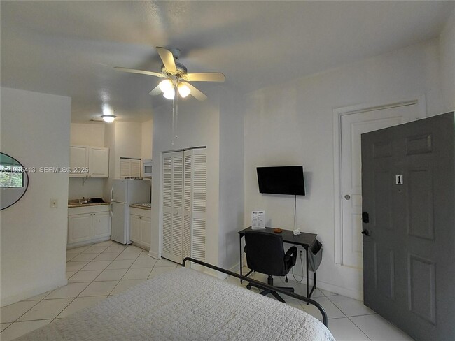 Building Photo - 1050 NE 82nd St