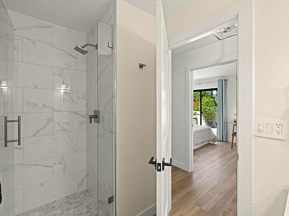 Building Photo - 4000 Rio Rd