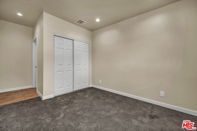 Building Photo - 2816 3/4-2814 W Jefferson Blvd