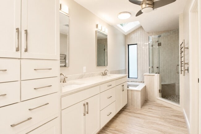 Building Photo - 15 Mallard Glen Pl