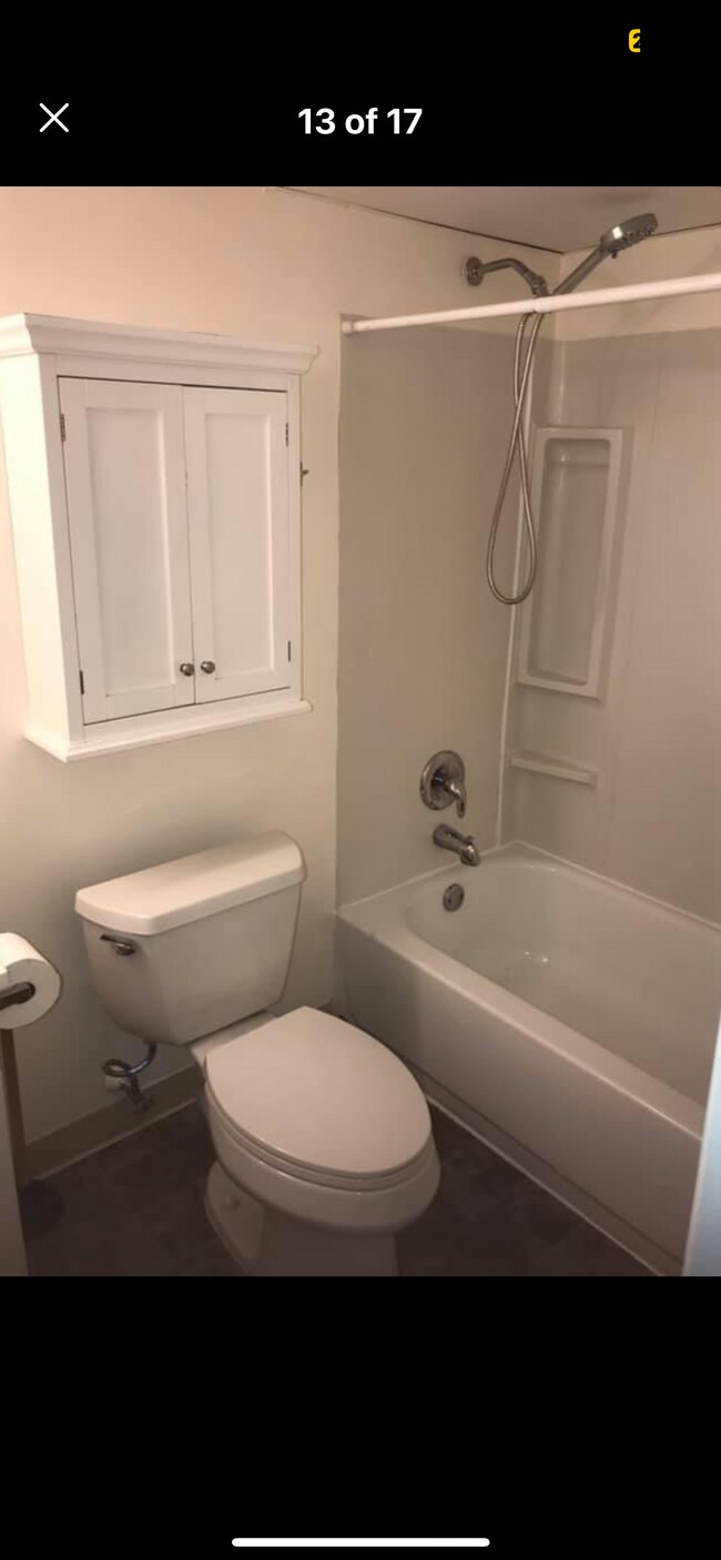 Building Photo - 400 Glendale Rd