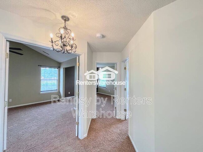 Building Photo - 601 Whisper Walk
