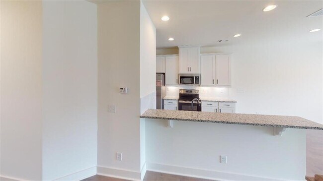 Building Photo - 5873 Greystone Dr