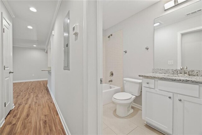 Building Photo - 305 Winding River Dr
