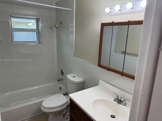 Building Photo - 4063 SW 51st St
