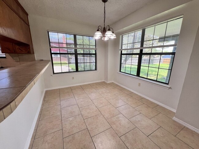 Building Photo - Charming 3-Bedroom Home for Rent in Harker...