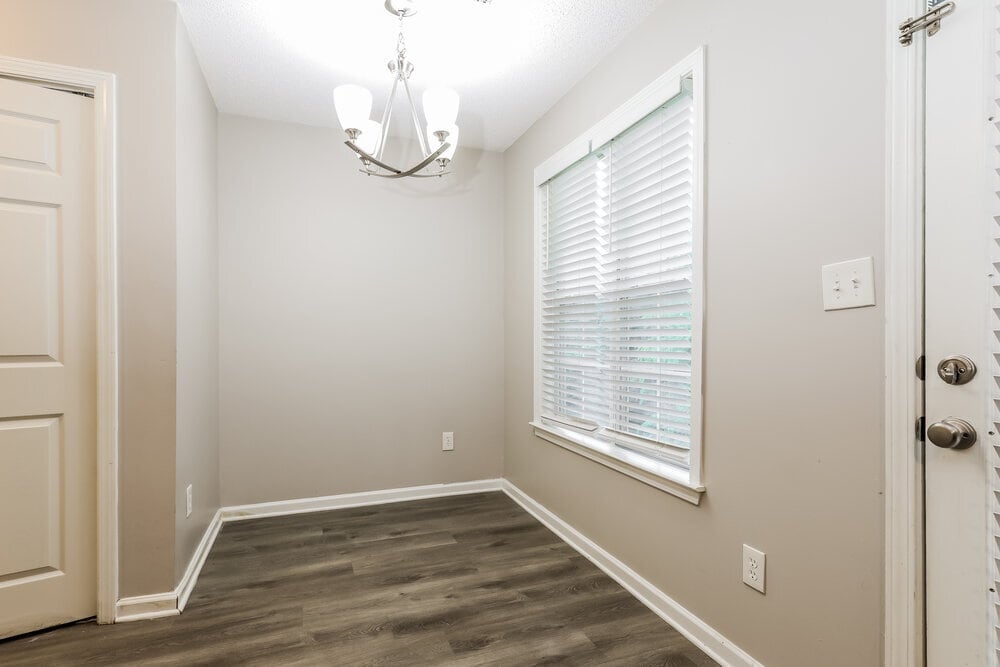 Building Photo - 10990 Knotty Pine Pl