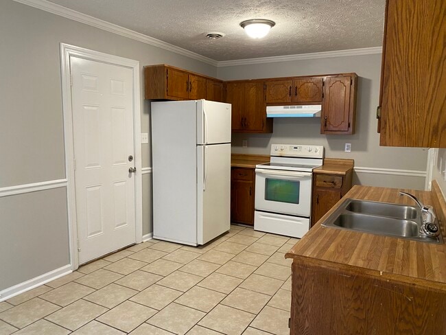 Building Photo - 28 Manchester Bay