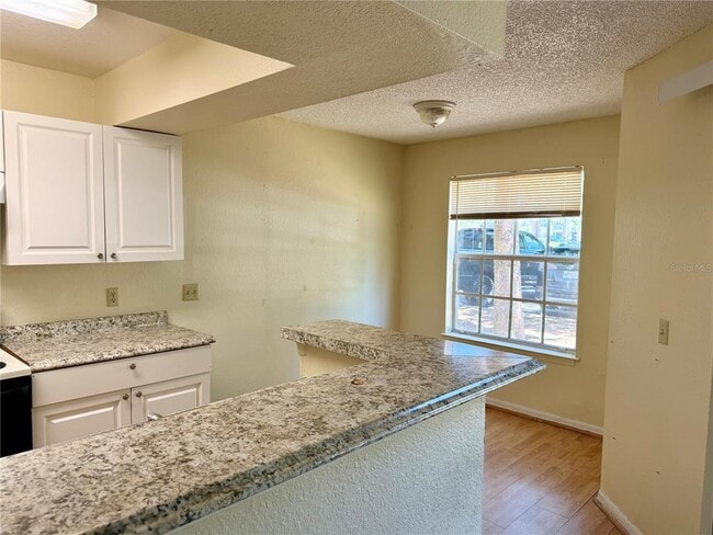 Building Photo - 1021 S Hiawassee Rd