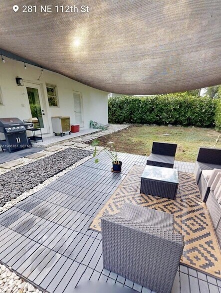 Building Photo - 281 NE 112th St