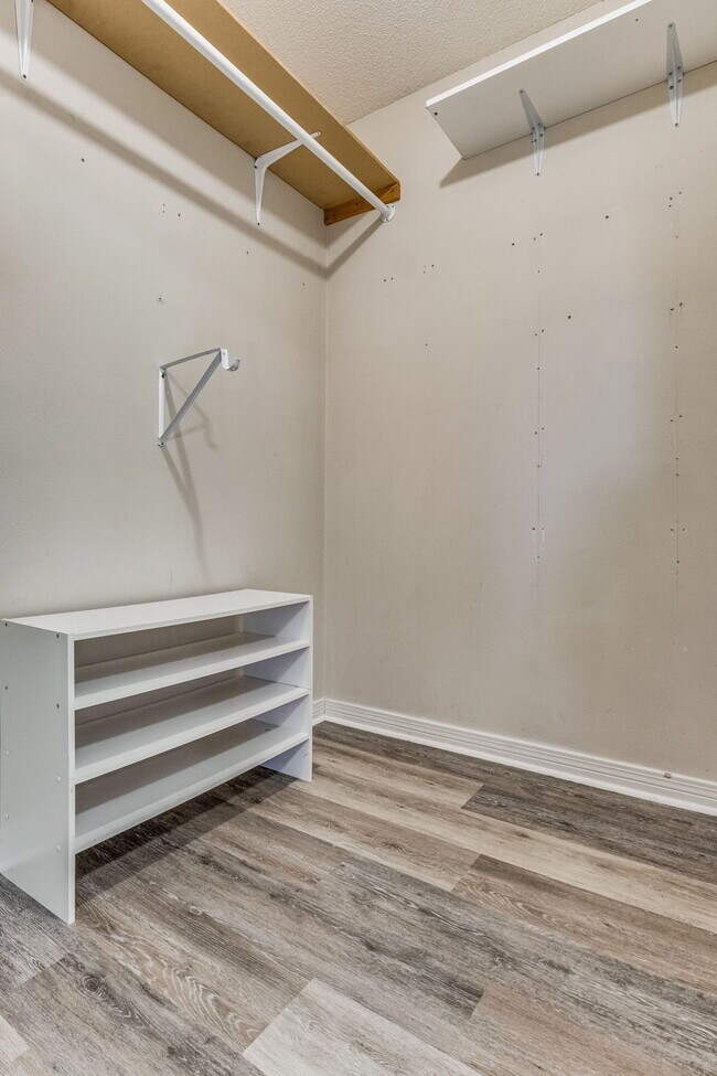 Building Photo - Welcome to your dream home! This stunning ...