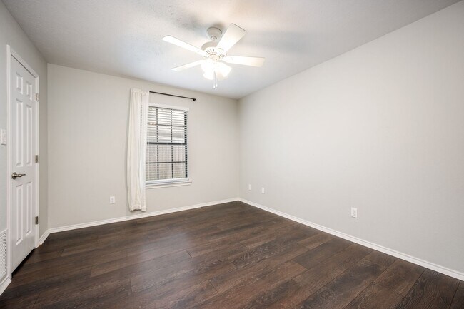 Building Photo - 3842 Waterford Way