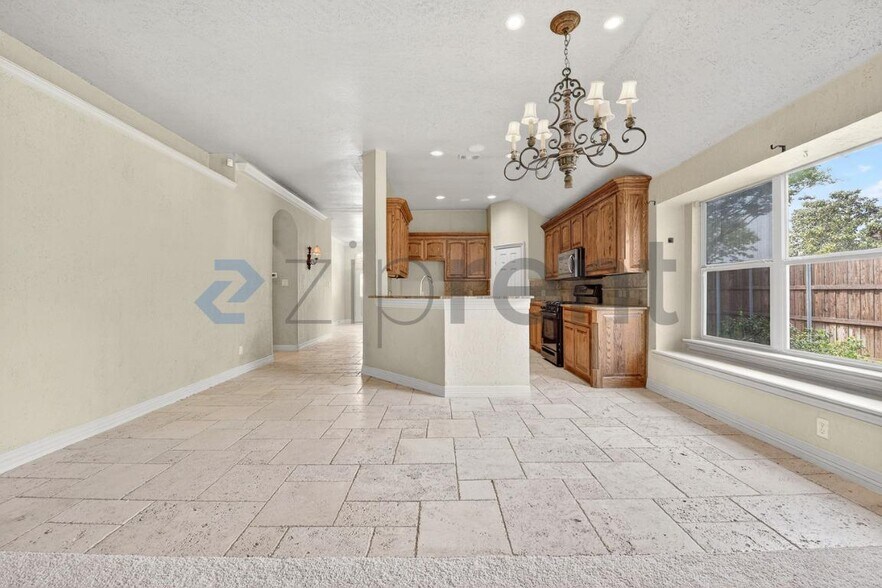 Building Photo - 6592 Clydesdale Ct