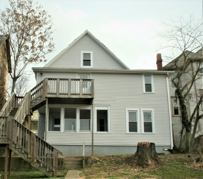 Primary Photo - 121 Muskingum Dr