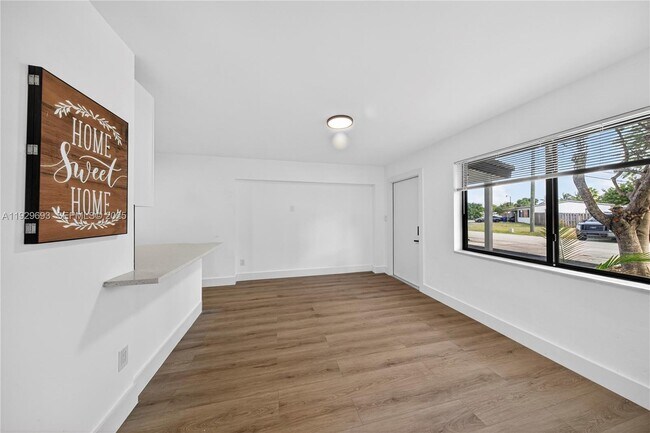 Building Photo - 2633 NE 13th Ave