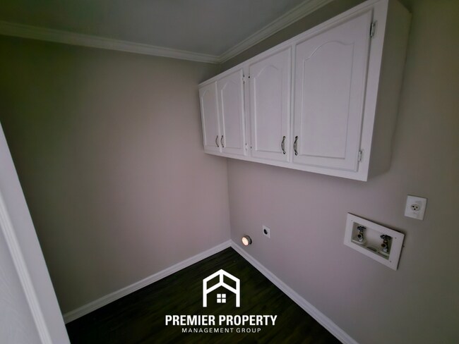 Building Photo - 6627 Winding Birch Dr