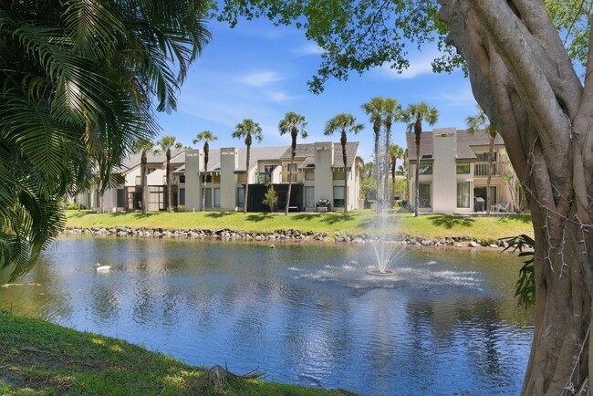 Building Photo - 6075 Glendale Dr