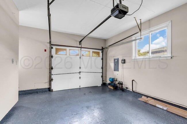 Building Photo - 24 Liberta Dr