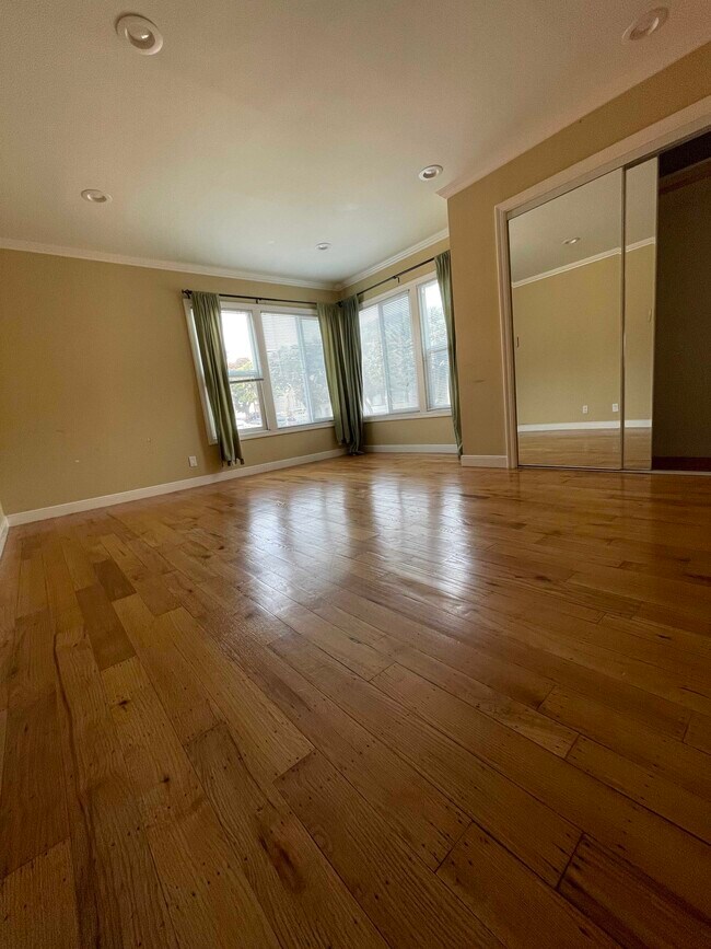 Building Photo - 495 Monterey Blvd