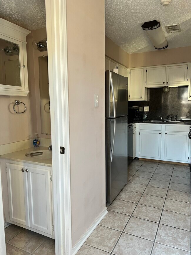 Building Photo - 6212 Stumberg Ln