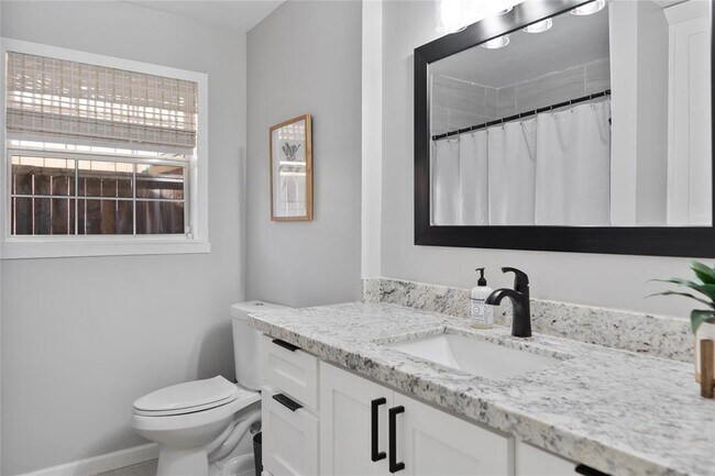 Building Photo - 9655 Meadowland Dr