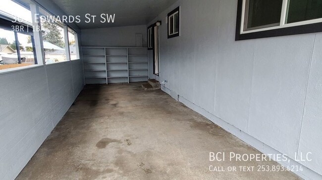 Building Photo - 307 SW Edwards St