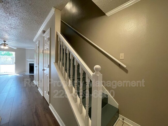 Building Photo - 920 W Tony St