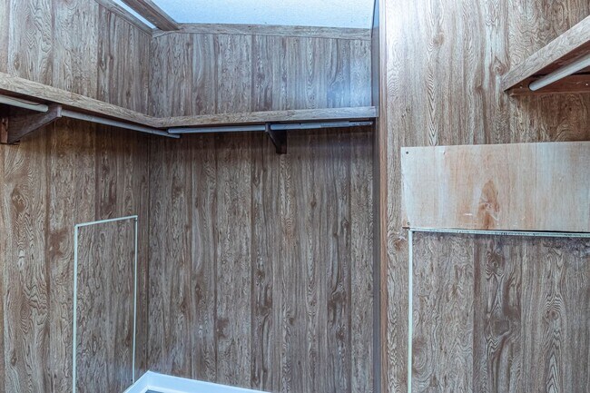 Building Photo - Rosewood Rental! Newly Remodeled 2 BR, 2 B...