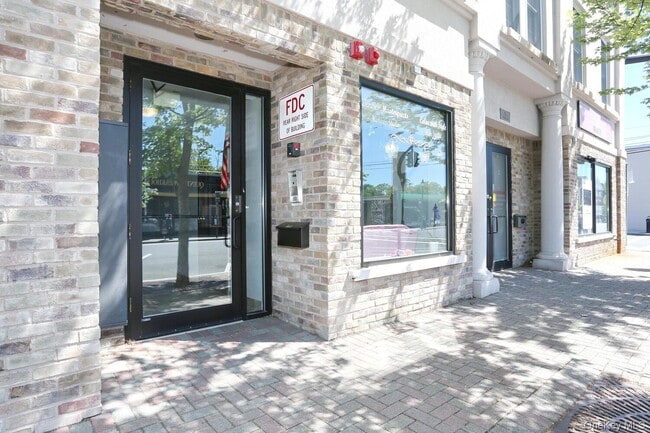 Building Photo - 21 E Central Ave