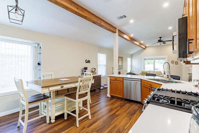 Building Photo - 213 Chandler Crossing Trail